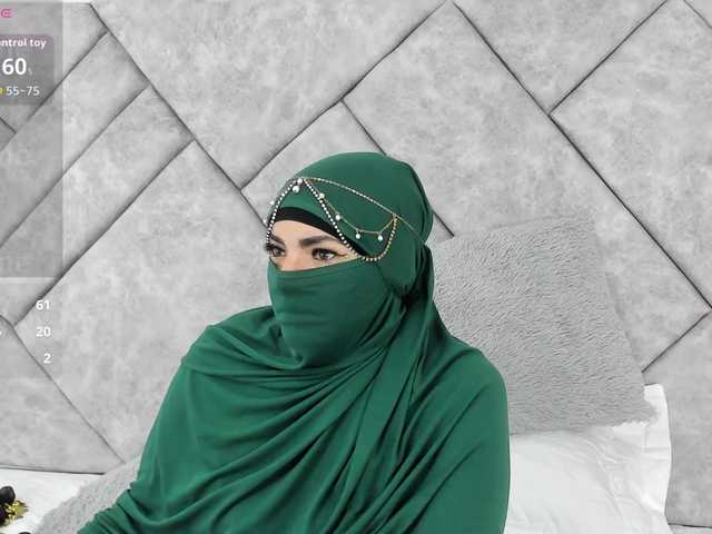 naylaa-'s BongaCams show and profile