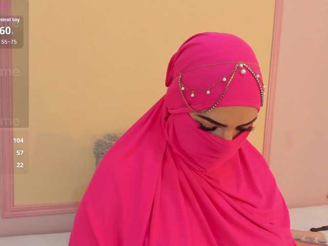 naylaa-'s BongaCams show and profile