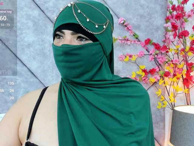 naylaa-'s BongaCams show and profile