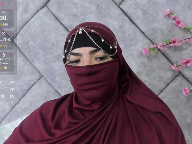 naylaa-'s BongaCams show and profile