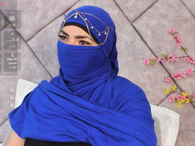 naylaa-'s BongaCams show and profile