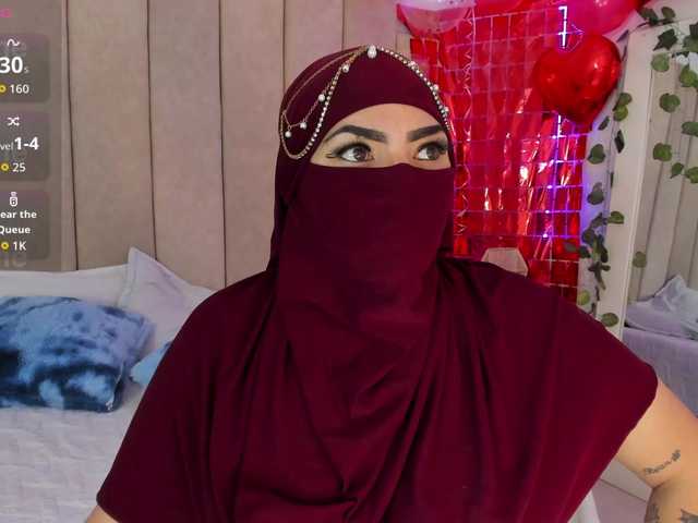 naylaa-'s BongaCams show and profile