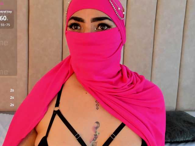 naylaa-'s BongaCams show and profile