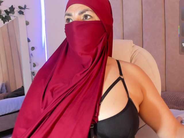 naylaa-'s BongaCams show and profile