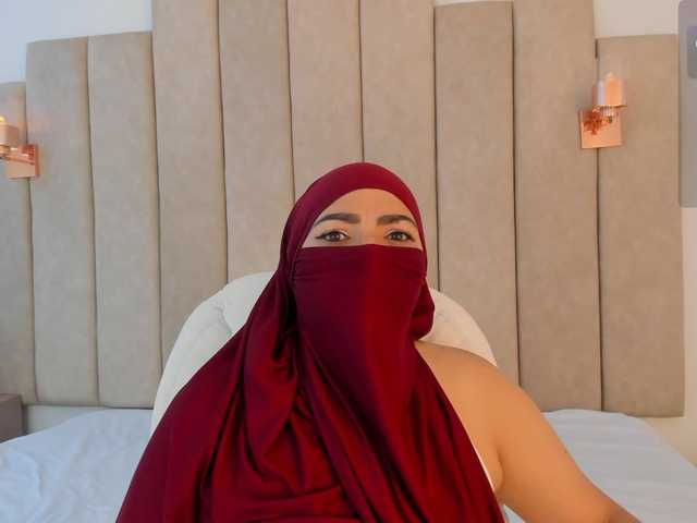 naylaa-'s BongaCams show and profile