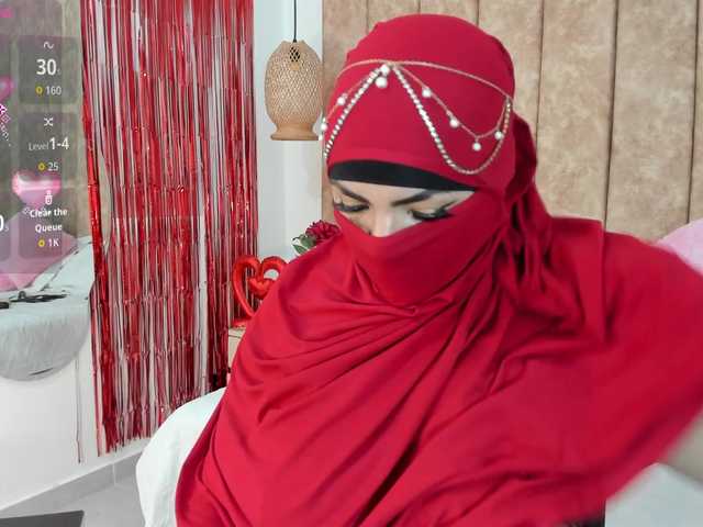 naylaa-'s BongaCams show and profile