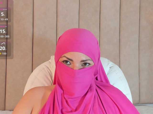 naylaa- from BongaCams