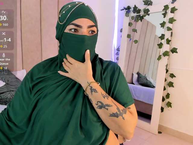 naylaa-'s BongaCams show and profile