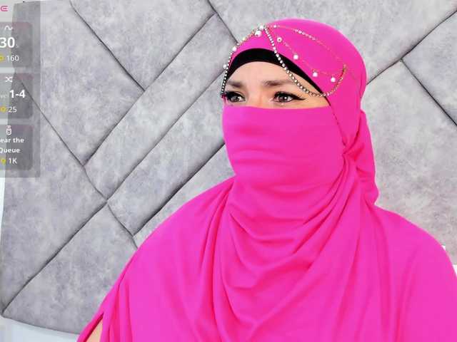 naylaa-'s BongaCams show and profile