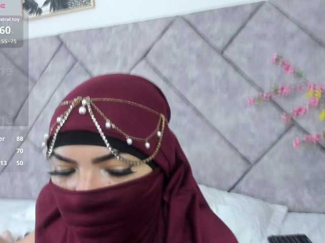 naylaa-'s BongaCams show and profile