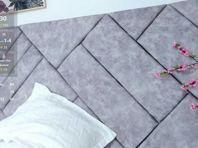 naylaa-'s BongaCams show and profile