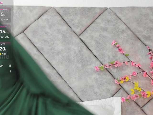 naylaa-'s BongaCams show and profile