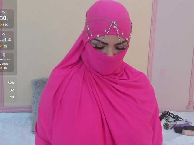 naylaa-'s BongaCams show and profile