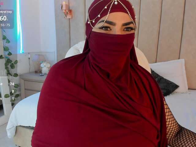 naylaa-'s BongaCams show and profile