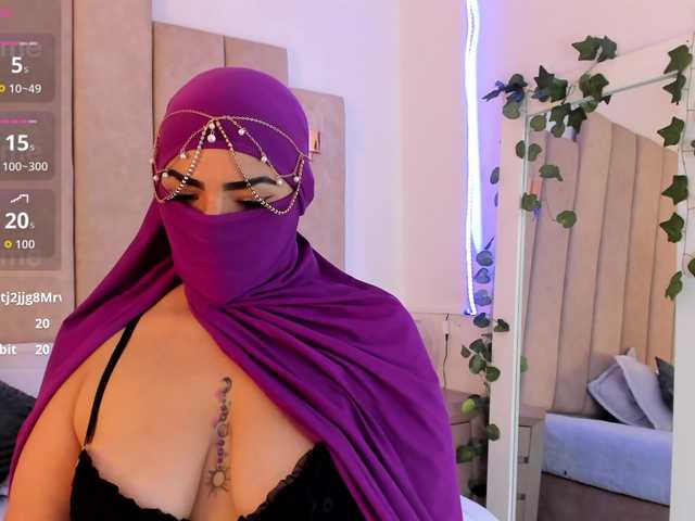 naylaa-'s BongaCams show and profile