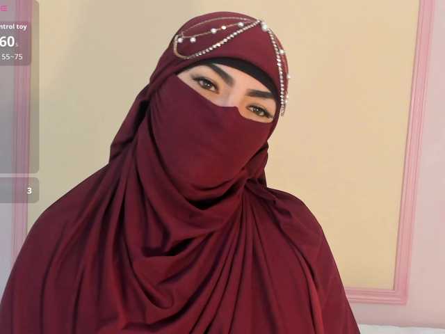 naylaa- live cam profile