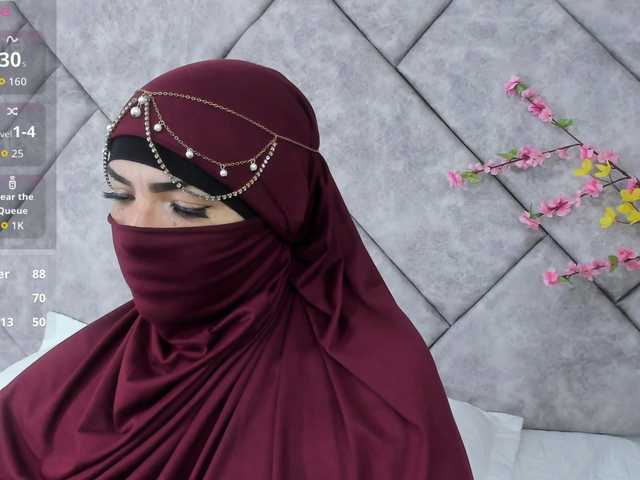 naylaa-'s BongaCams show and profile