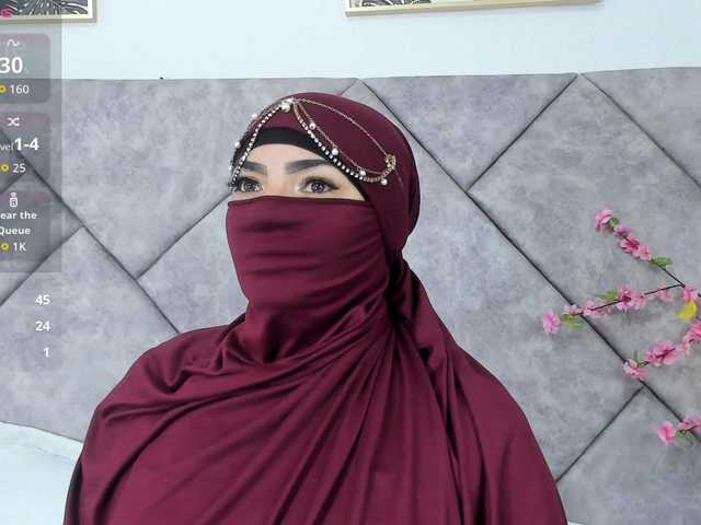 naylaa-'s BongaCams show and profile