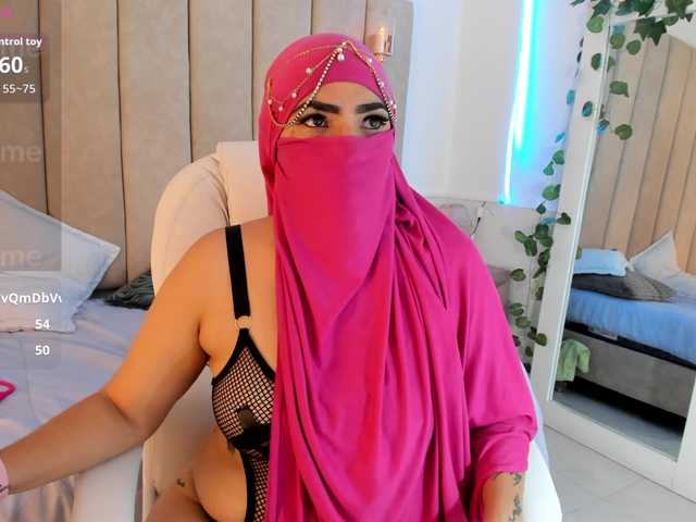 naylaa-'s BongaCams show and profile