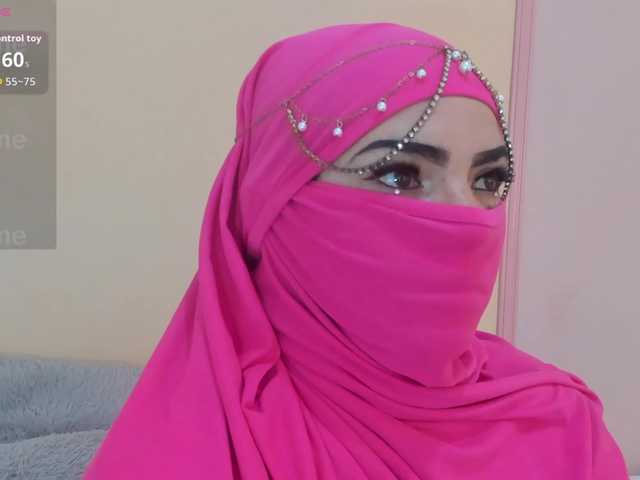 naylaa-'s BongaCams show and profile