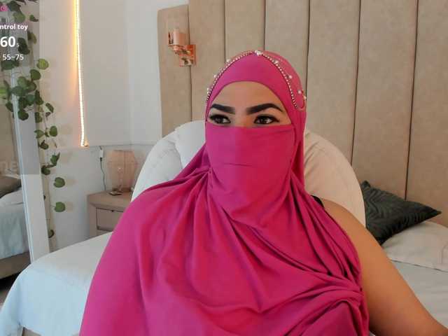 naylaa-'s BongaCams show and profile