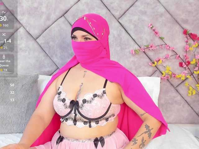 naylaa-'s BongaCams show and profile