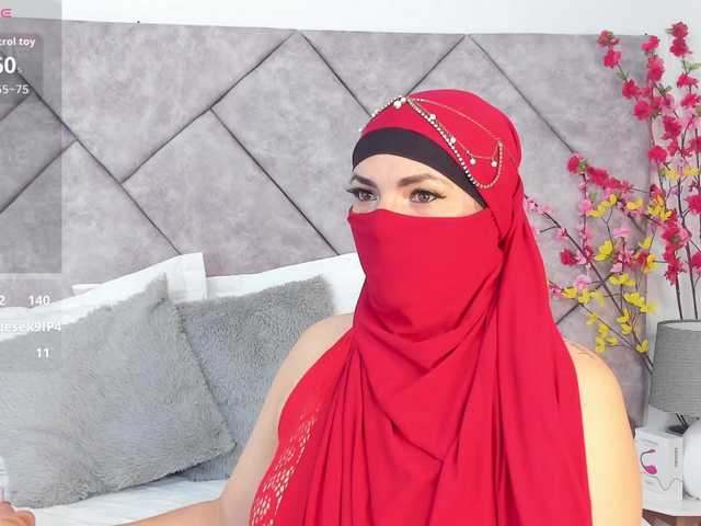 naylaa-'s BongaCams show and profile