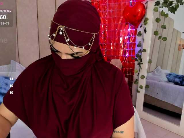 naylaa-'s BongaCams show and profile