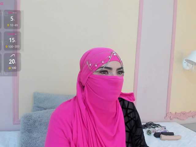 naylaa-'s BongaCams show and profile