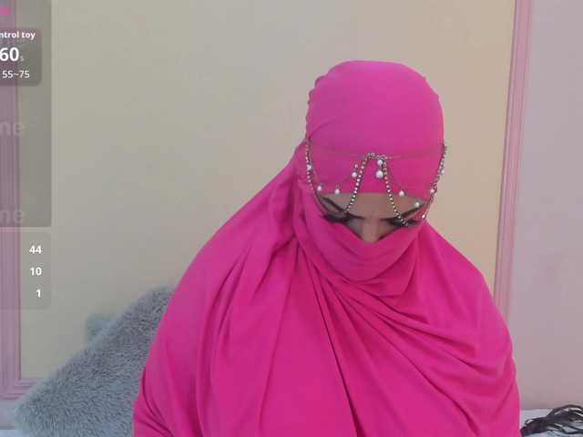 naylaa-'s BongaCams show and profile