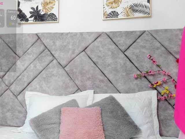 naylaa-'s BongaCams show and profile