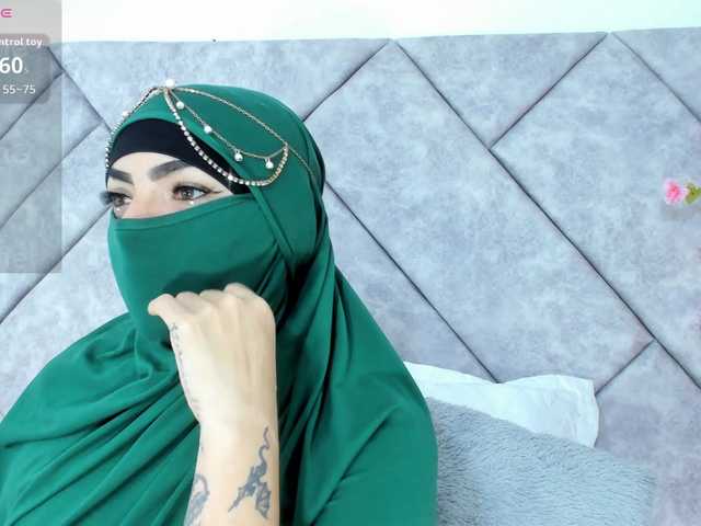 naylaa-'s BongaCams show and profile