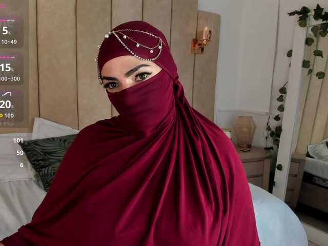 naylaa-'s BongaCams show and profile