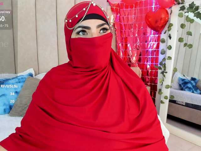 naylaa-'s BongaCams show and profile