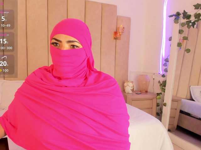 naylaa- – webcam model profile photo