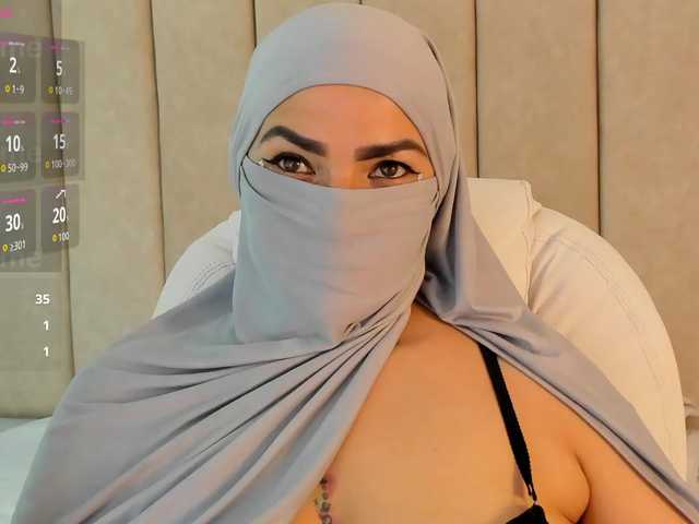 naylaa- from BongaCams