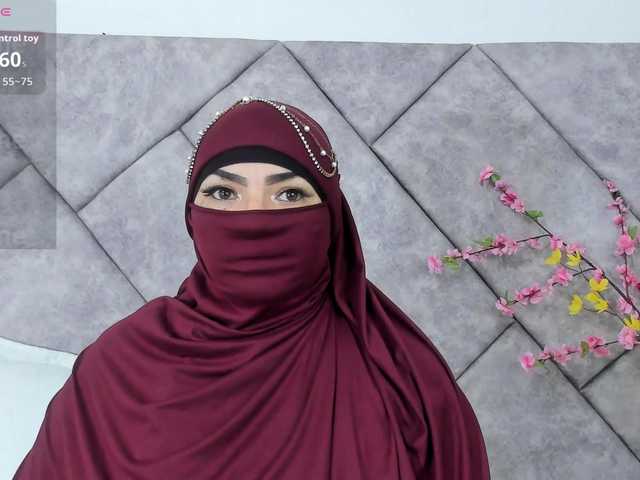 naylaa-'s BongaCams show and profile