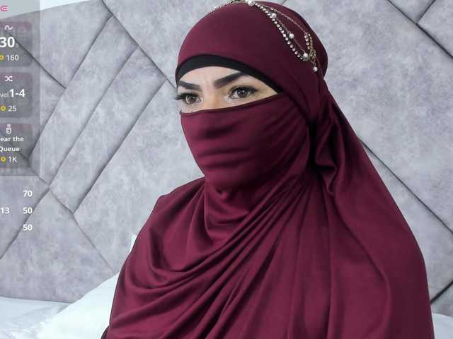 naylaa-'s BongaCams show and profile