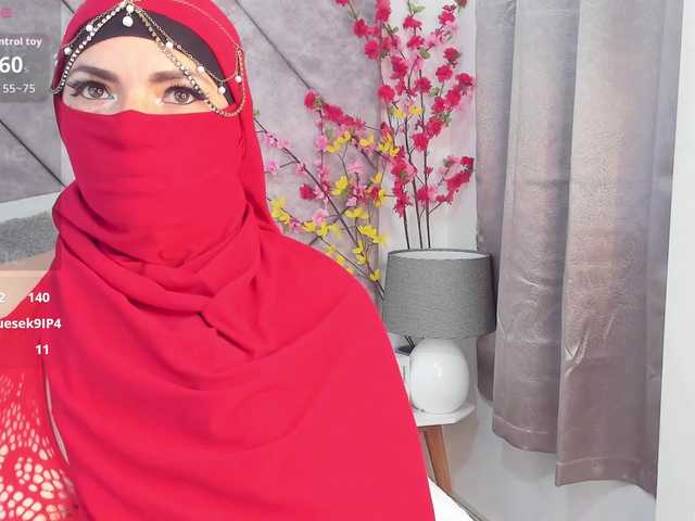 naylaa-'s BongaCams show and profile