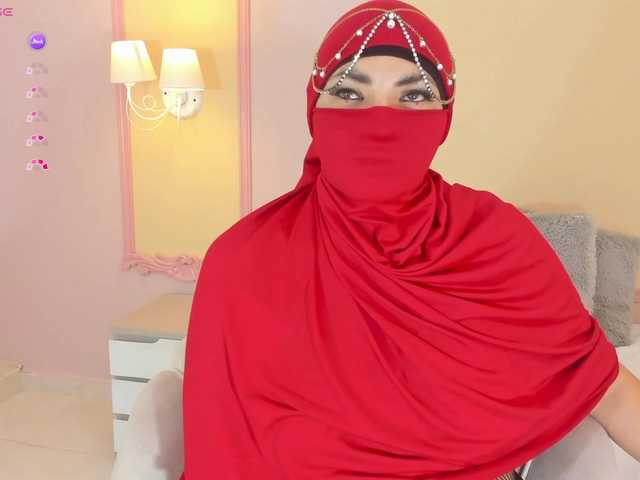 naylaa-'s BongaCams show and profile