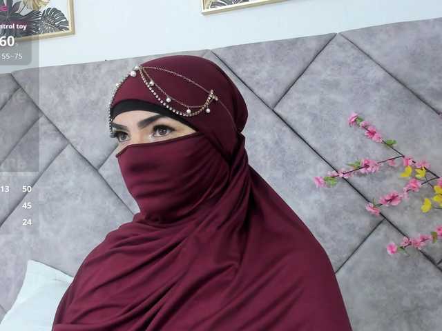 naylaa-'s BongaCams show and profile