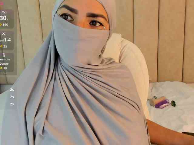 naylaa- Live Webcam on {site_name}