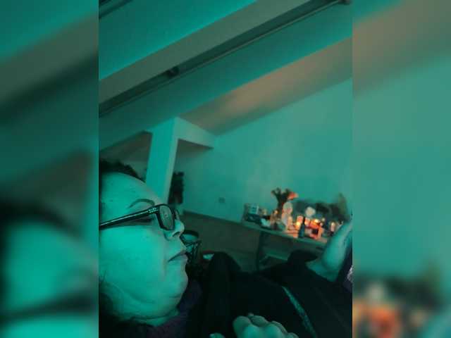 Flora8845 – webcam model profile photo