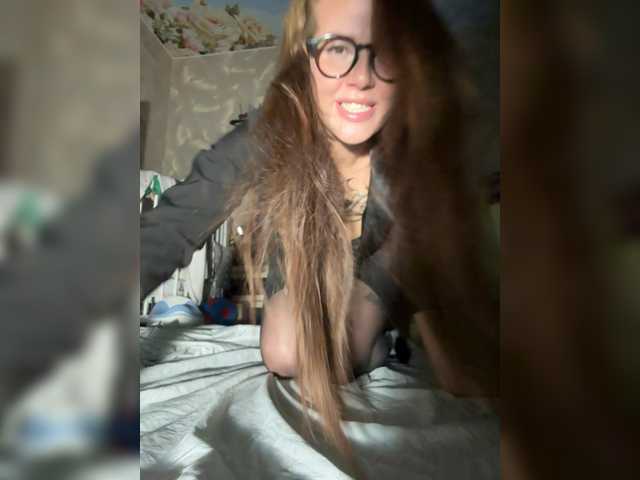 Eva696969 – webcam model profile photo