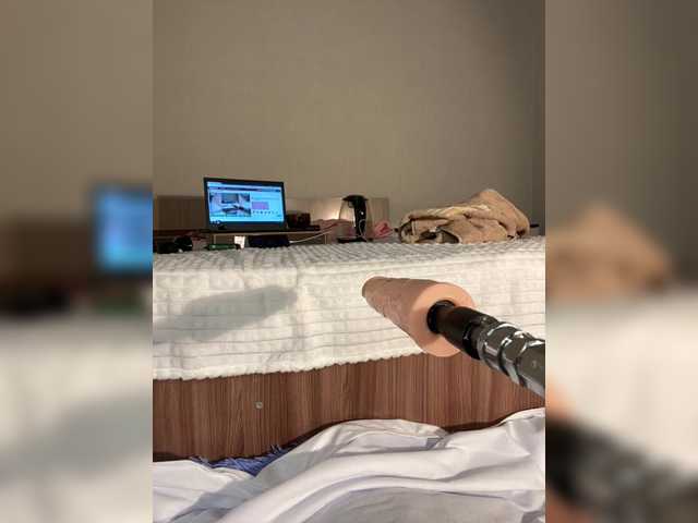 Nicole-'s BongaCams show and profile