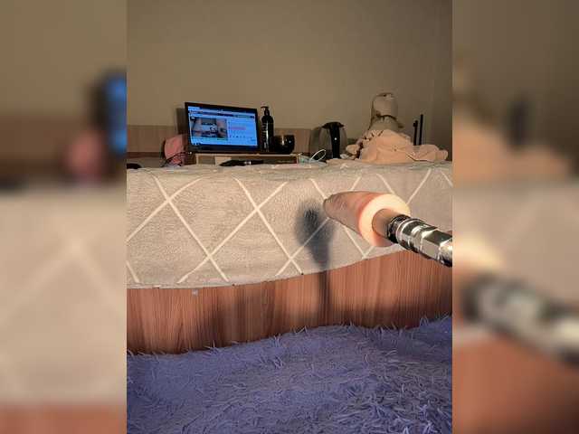 Nicole-'s BongaCams show and profile