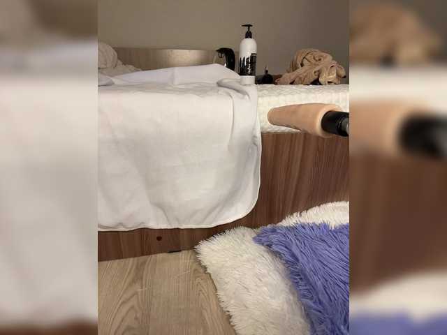 Nicole-'s BongaCams show and profile