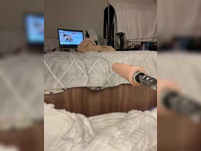 Nicole-'s BongaCams show and profile