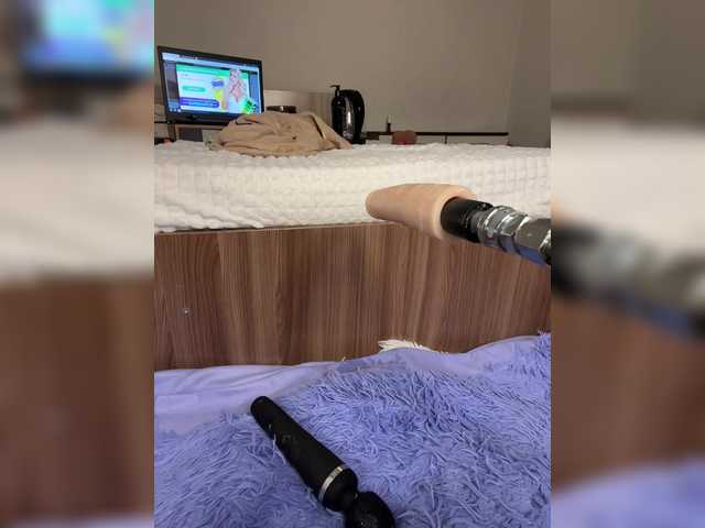 Nicole-'s BongaCams profile