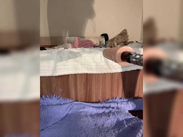 Nicole-'s BongaCams show and profile